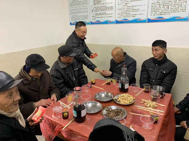 2019讓愛(ài)依舊，湖北昌利領(lǐng)導前往福利院慰問(wèn)