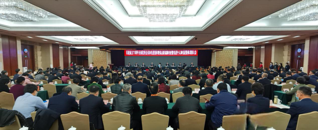 昌利公司龍其準董事長(cháng)獲民建中央表彰，授予“全國優(yōu)秀會(huì )員”榮譽(yù)稱(chēng)號